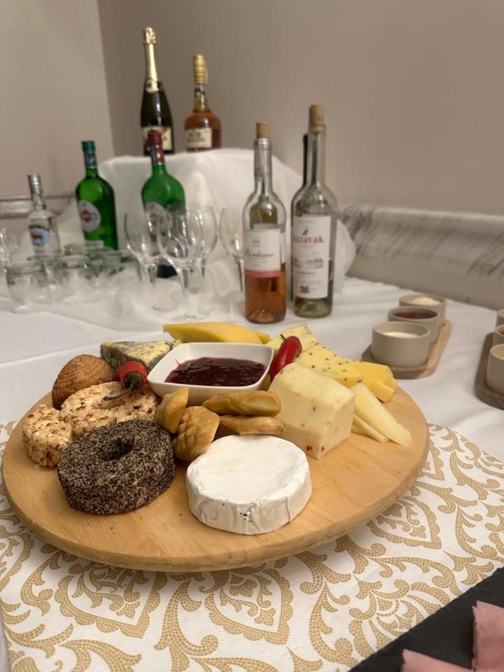 Astoria Bed & Breakfast 스바르체데즈 외부 사진